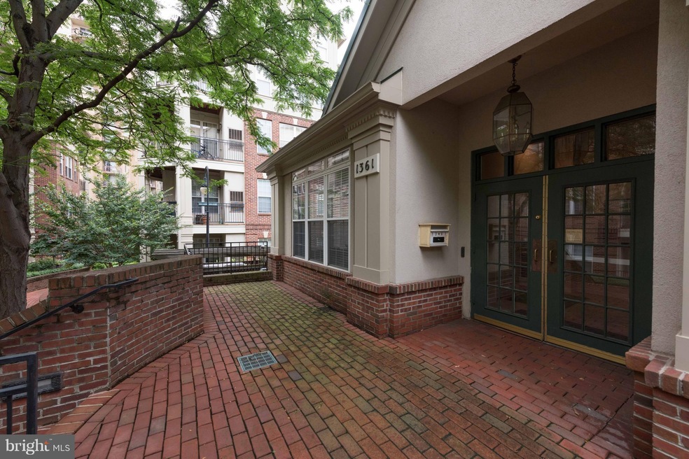 1321 N Adams Ct unit 404, Arlington, VA 22201 - photo 1