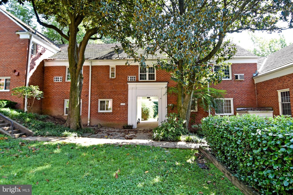 1675 Preston Rd, Alexandria, VA 22302 - photo 1