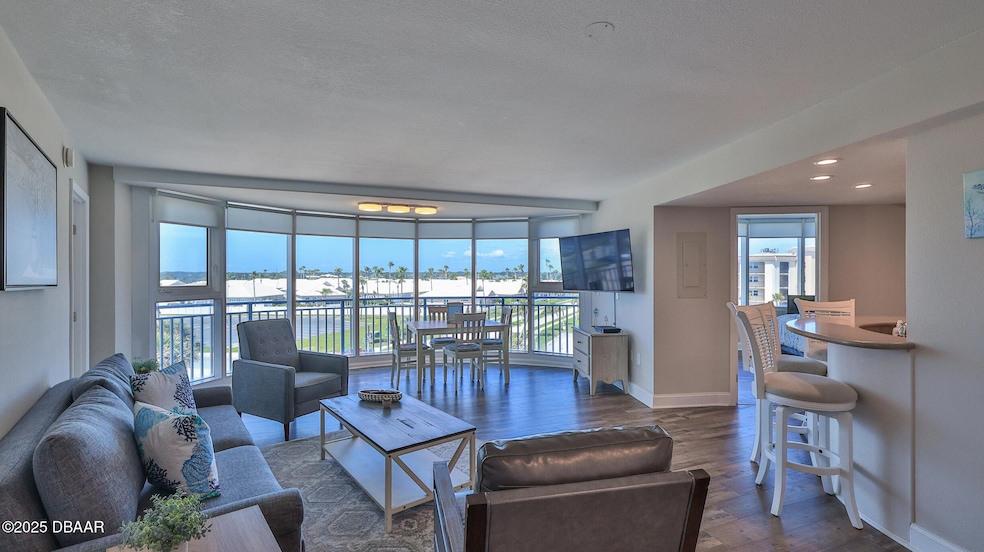 Peck Plaza unit 5SW, Daytona Beach, FL 32118 - photo 1