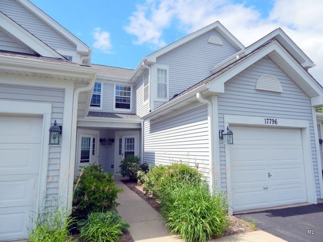 Welcome to 17796 W Salisbury in Bridlewood. Close 