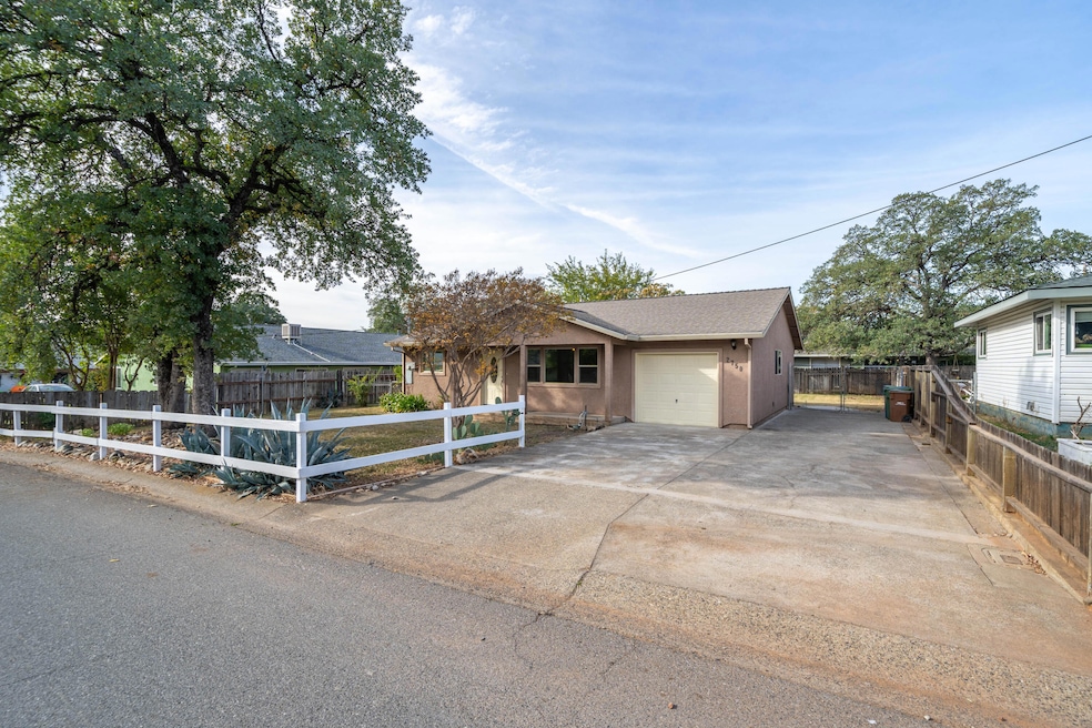 2750 Heather Ln