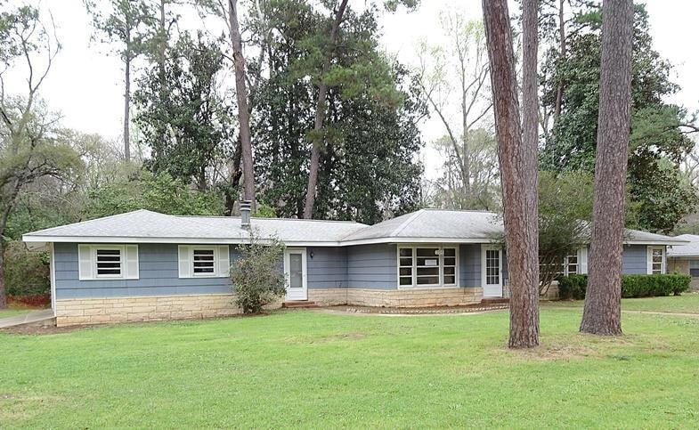 304 Meadowbrook Dr, Nacogdoches, TX 75964 - photo 1