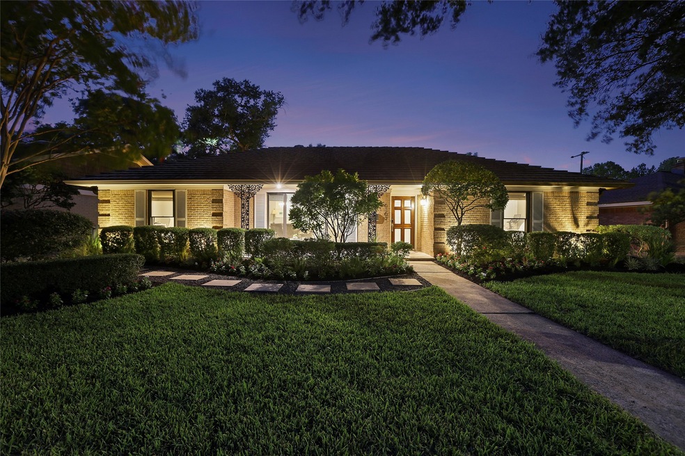 6302 Kury Ln, Houston, TX 77008 - photo 1