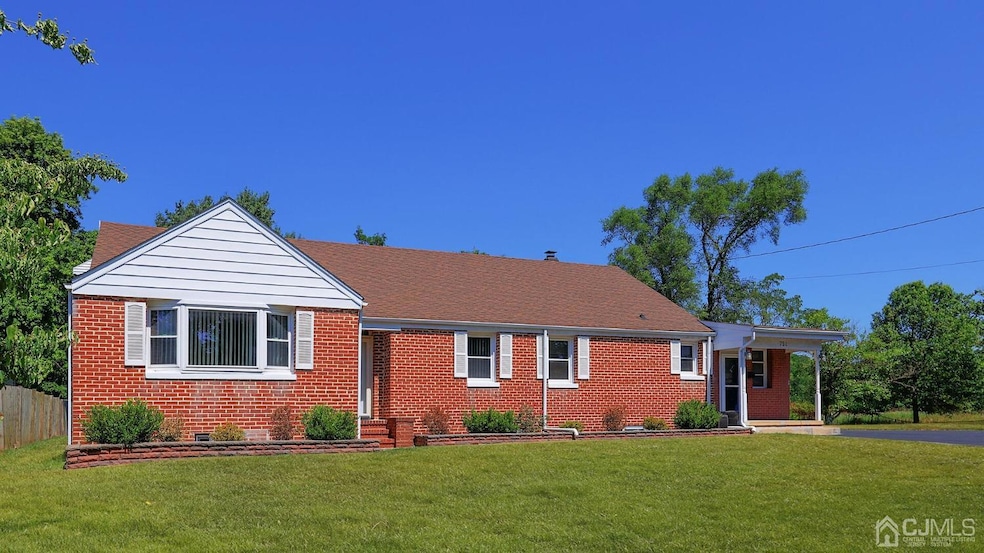 721 Pershing Ave, Middlesex, NJ 08846 - photo 1