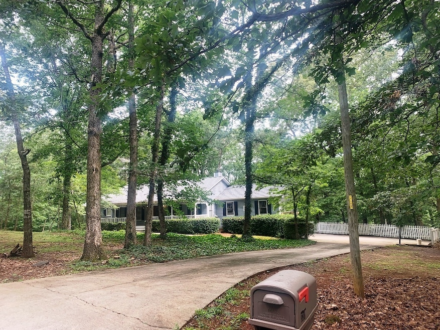 931 Singing Hills Dr, Clarkesville, GA 30523 - photo 1