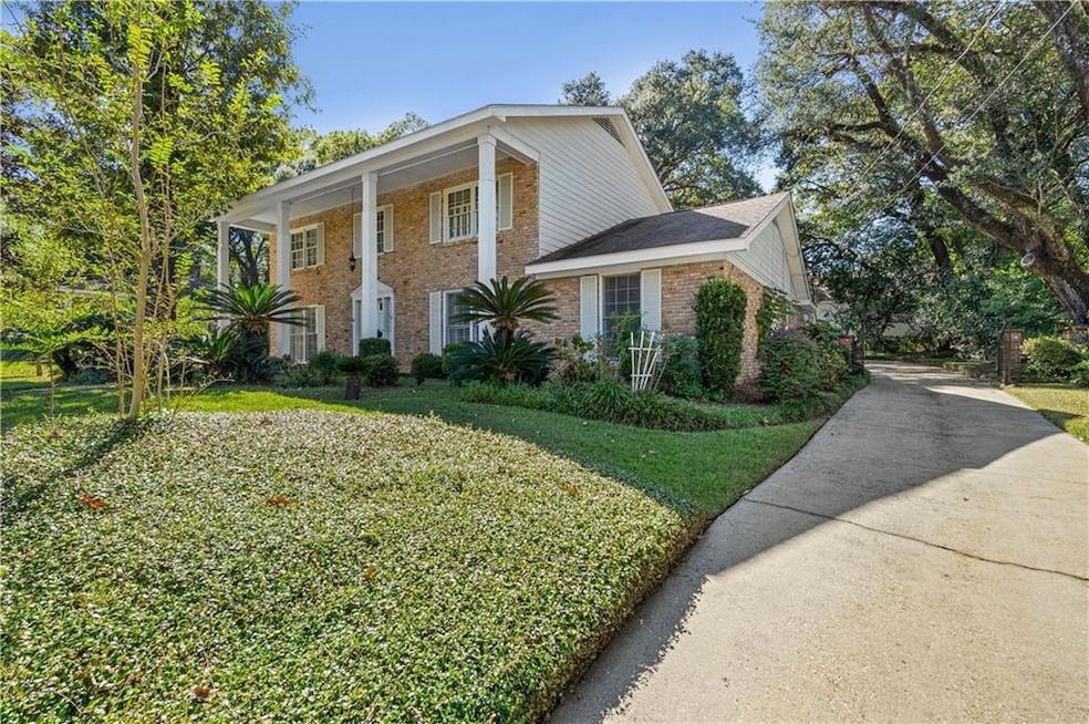 712 Spring Station Rd, Mobile, AL 36609 - photo 1