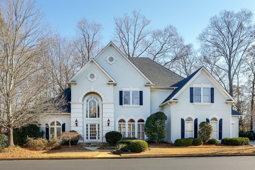 Welcome Home to your Chattahoochee River Front Exe