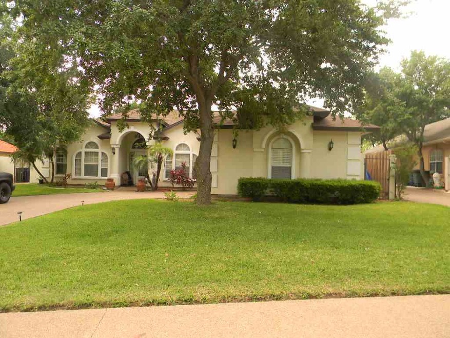 219 Oriole Ln, Laredo, TX 78045 - photo 1