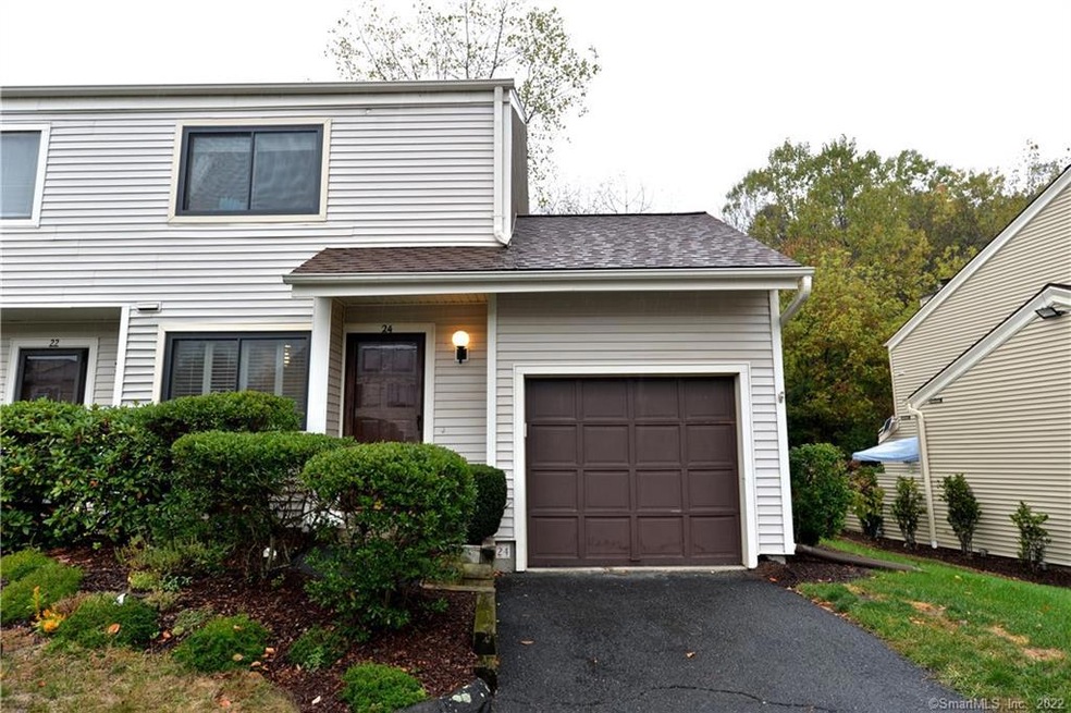 24 Deer Run unit 24, Bethel, CT 06801 - photo 1