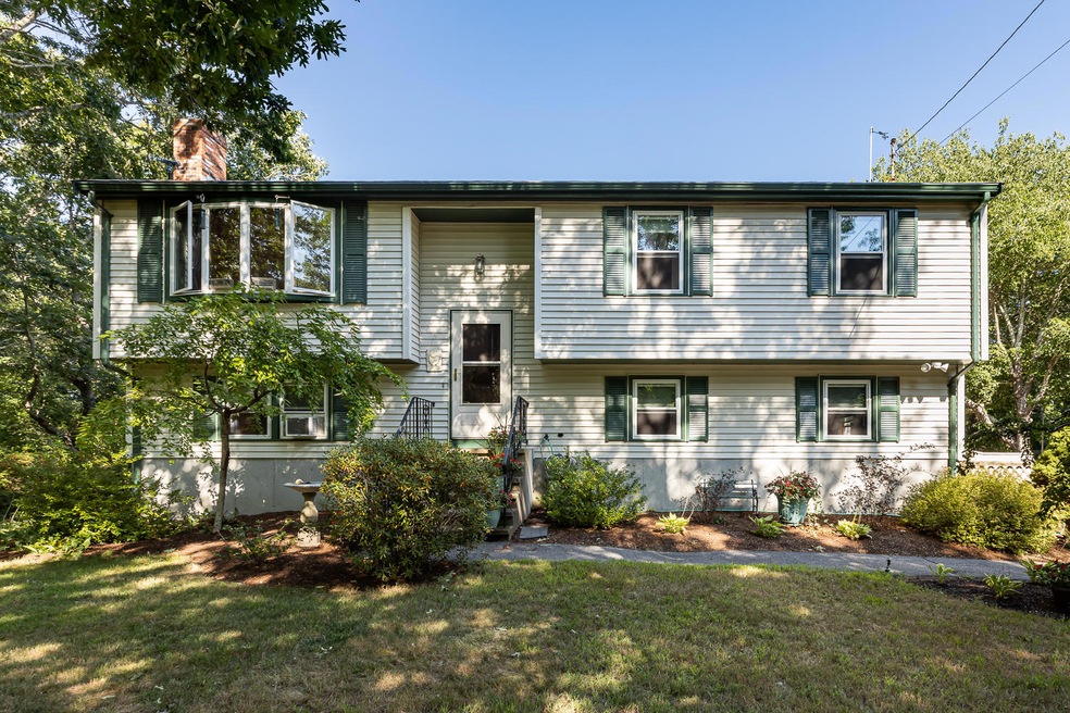 72 Cromesett Rd, Wareham, MA 02571 - photo 1