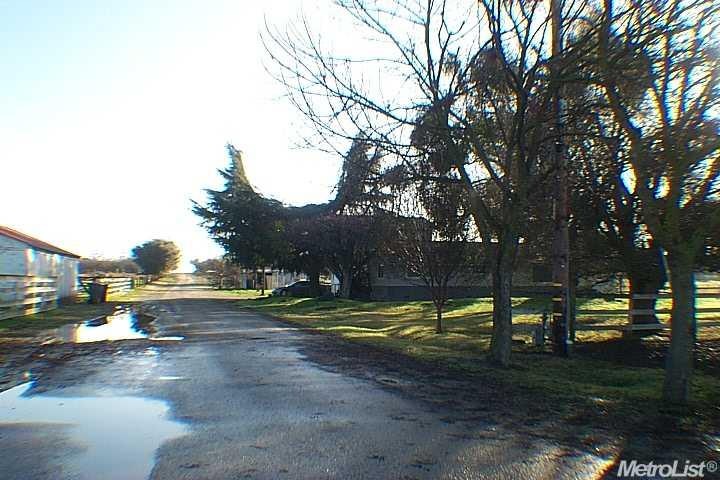 7318 Crane Rd, Oakdale, CA 95361 - photo 1