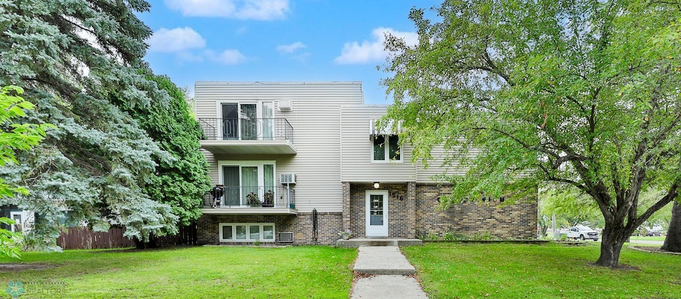 1516 19 1 2 St S unit 6, Moorhead, MN 56560 - photo 1