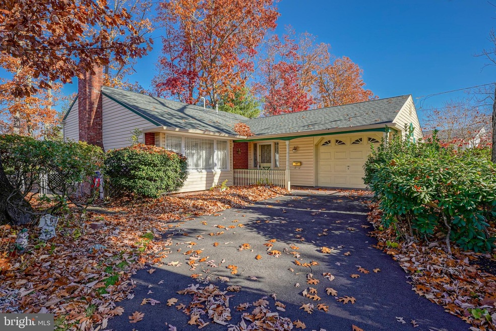 914 Coach Rd, Blackwood, NJ 08012 - photo 1