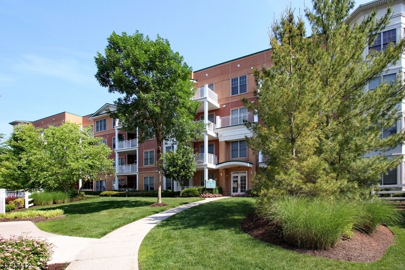 1308 Pointe Gate Dr, Livingston, NJ 07039 - photo 1