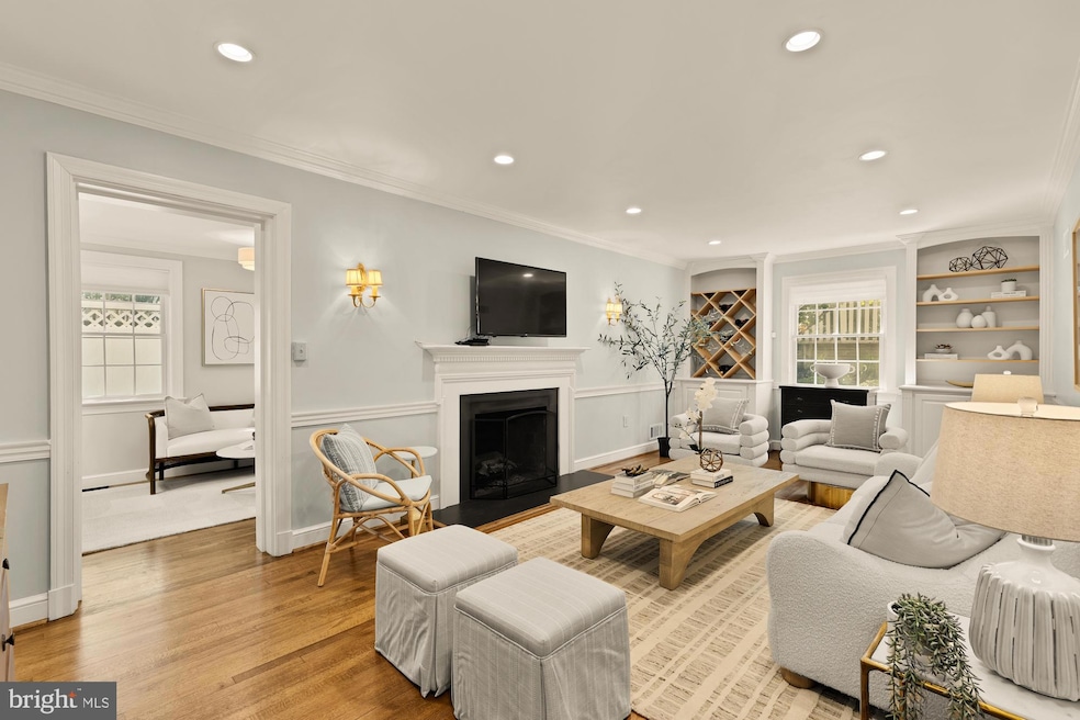 Under Contract $1,025,000