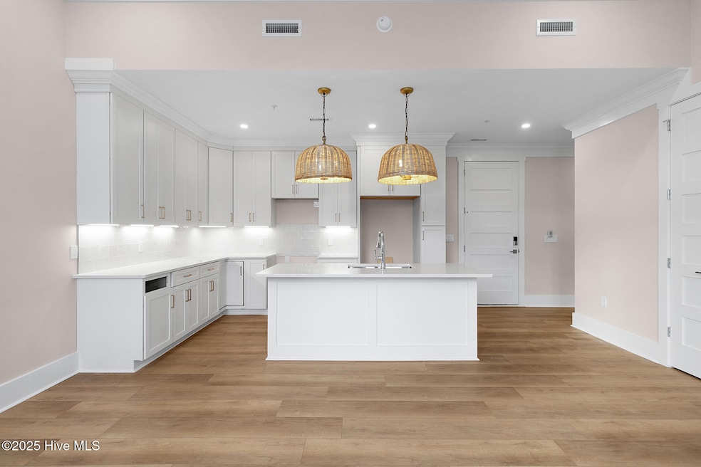 805 Mulberry St unit 204, Beaufort, NC 28516 - photo 1