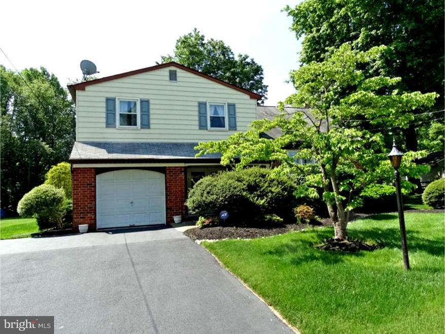 140 Rice Dr, Morrisville, PA 19067 - photo 1