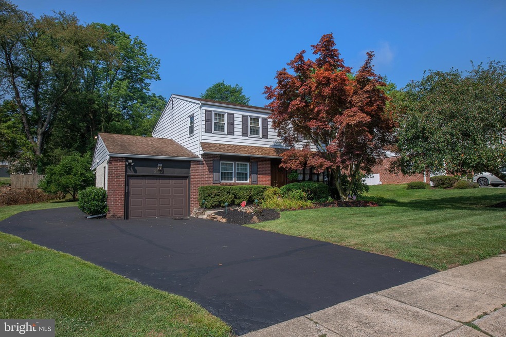 2512 Selwyn Dr, Broomall, PA 19008 - photo 1
