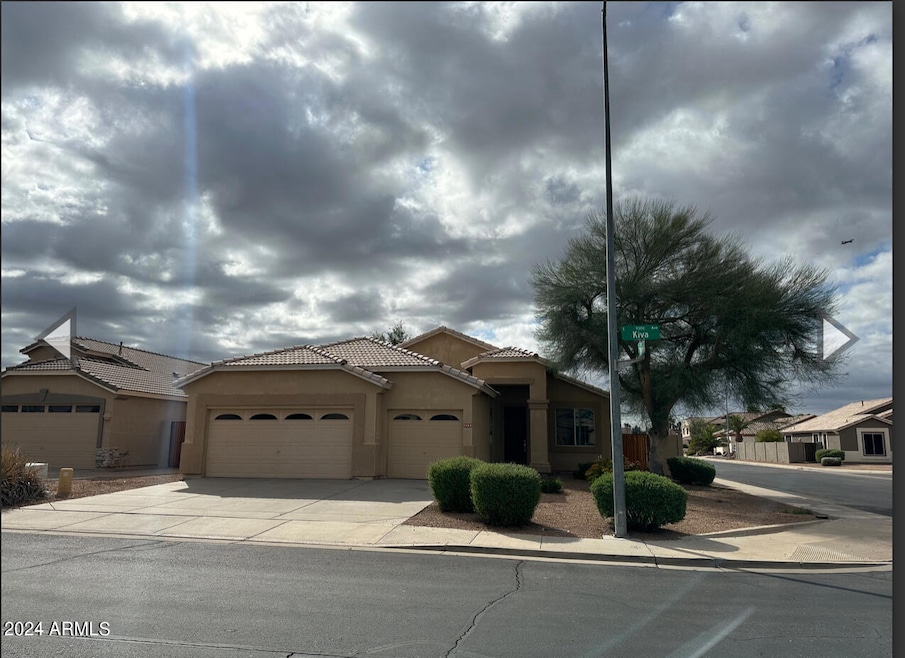 9363 E Kiva Ave, Mesa, AZ 85209 - photo 1