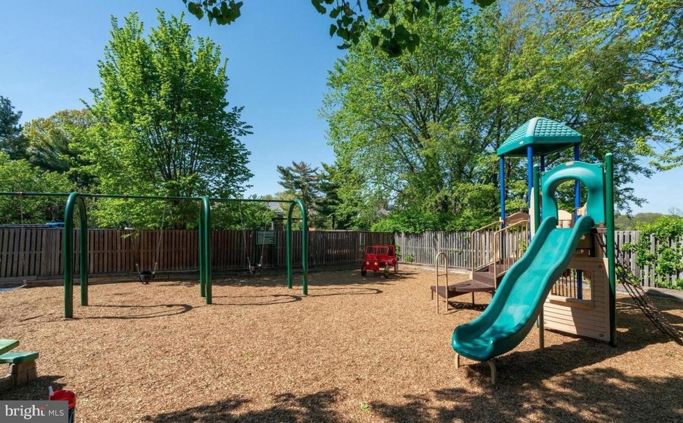 2926 S Buchanan St unit C1, Arlington, VA 22206 - photo 1