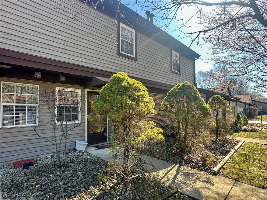 924 Nob Hill Dr unit 3, Niles, OH 44446 - photo 1