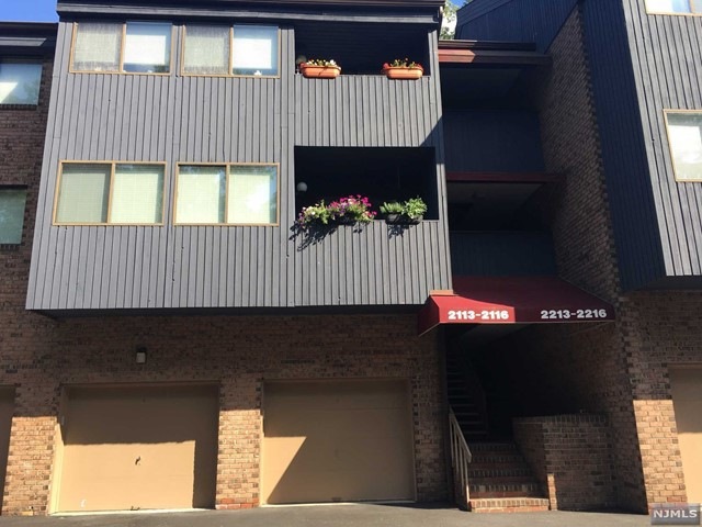 2116 Hilltop Rd, Mahwah, NJ 07430 - photo 1