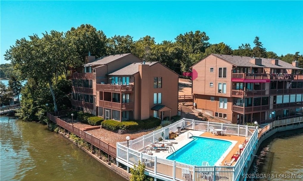 Corner Unit Over Looking The Pool and Main Channel