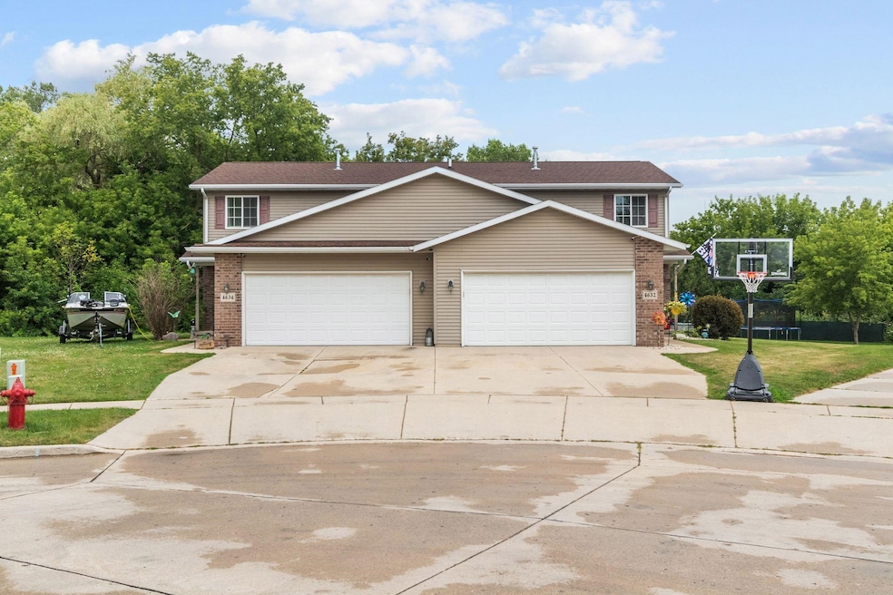 4632 Ridge Ct, Manitowoc, WI 54220 - photo 1