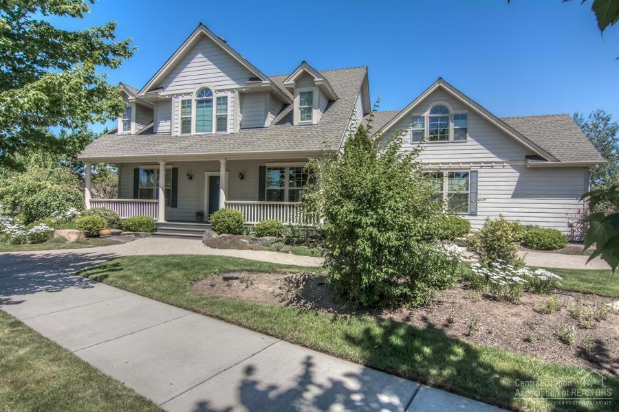 1052 NW 17th St, Redmond, OR 97756 - photo 1