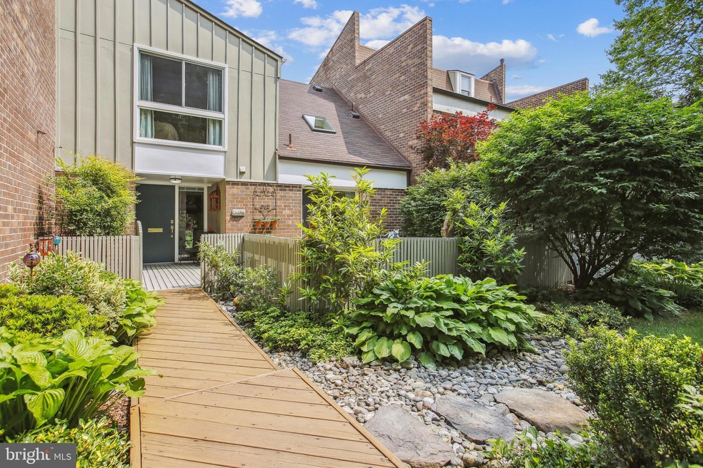 11436 Links Dr, Reston, VA 20190 - photo 1