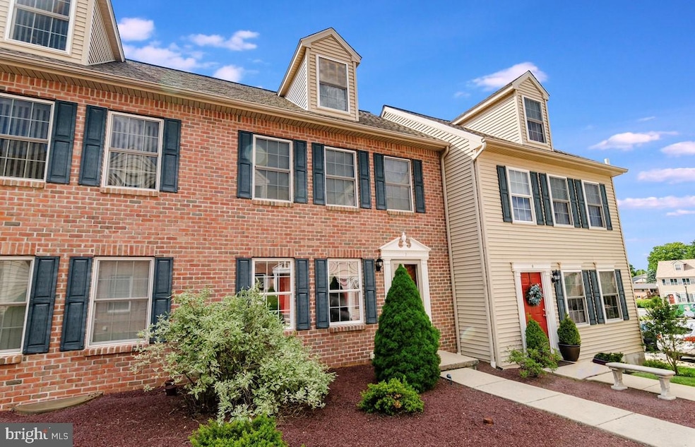 7 Weiser Ct, Womelsdorf, PA 19567 - photo 1