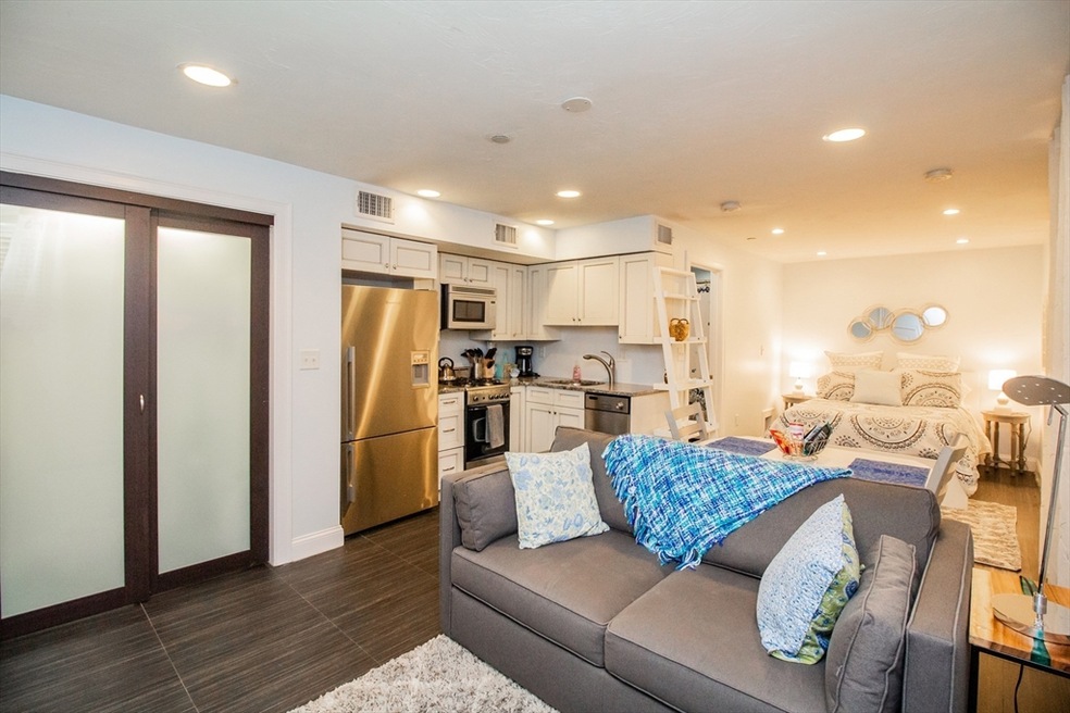 22 Hancock St unit 102, Boston, MA 02114 - photo 1