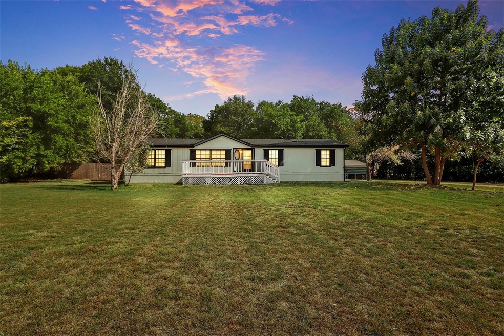 292 Kelly Brook Cir, Weatherford, TX 76087 - photo 1