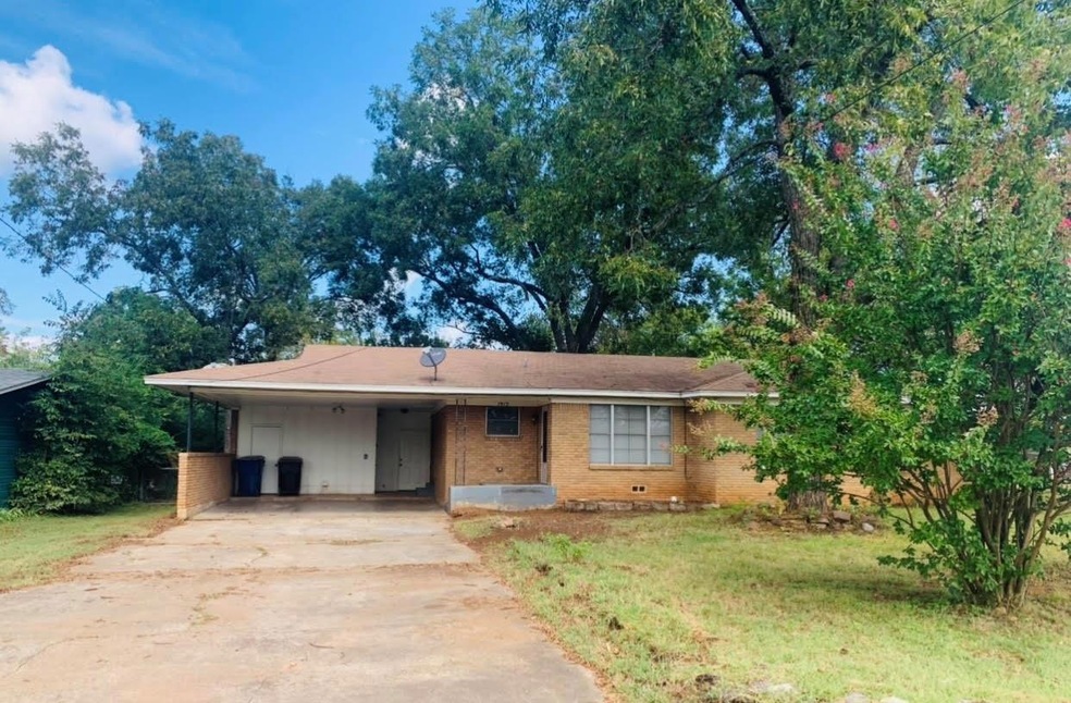 1913 W Bond St, Denison, TX 75020 - photo 1