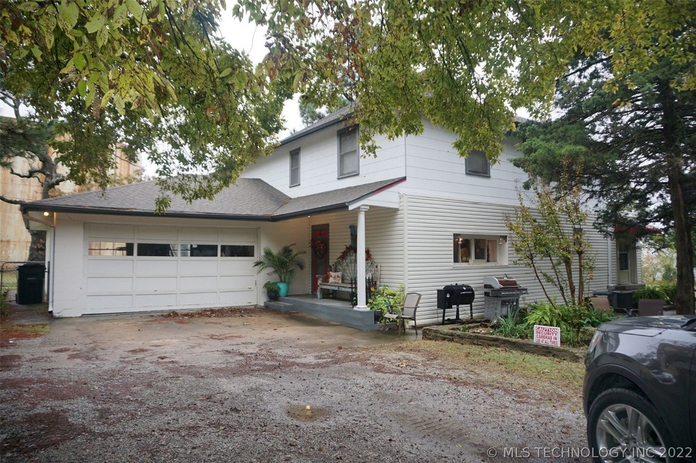 405 W Lookout St, Henryetta, OK 74437 - photo 1