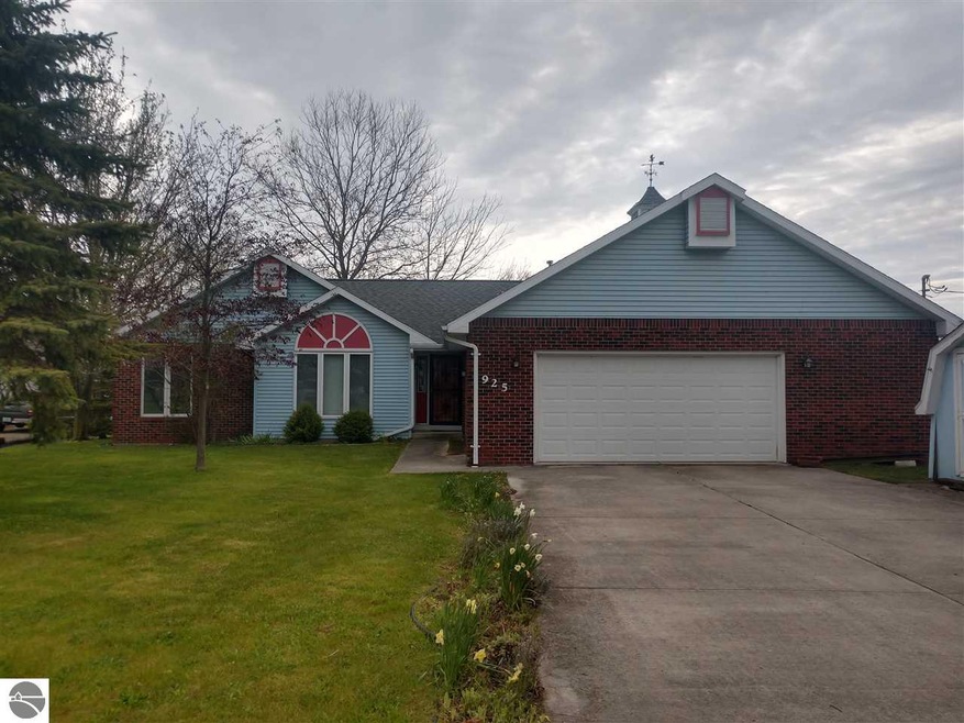 925 S Au Gres River Dr, Au Gres, MI 48703 - photo 1