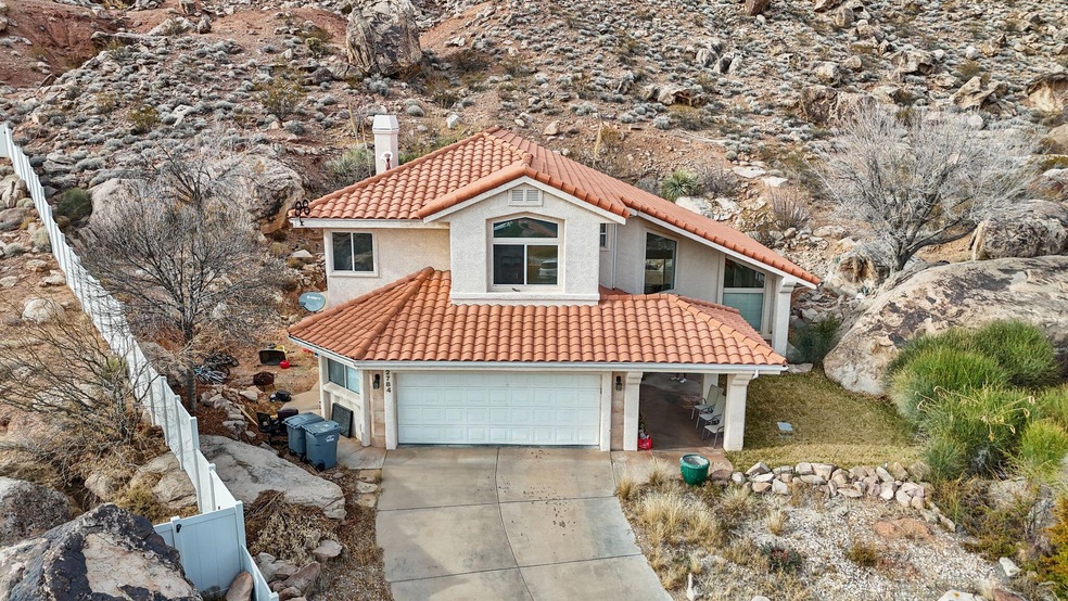 Lovely Home with Private Yd