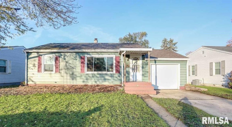 107 Portland Place, Lincoln, IL 62656 - photo 1