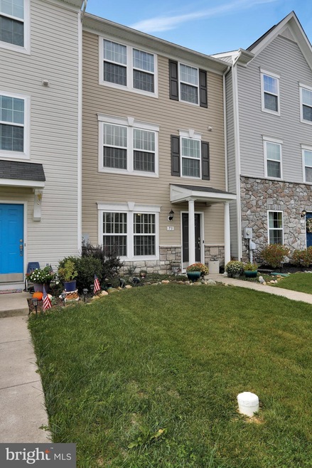 73 Private Ct, Bunker Hill, WV 25413 - photo 1