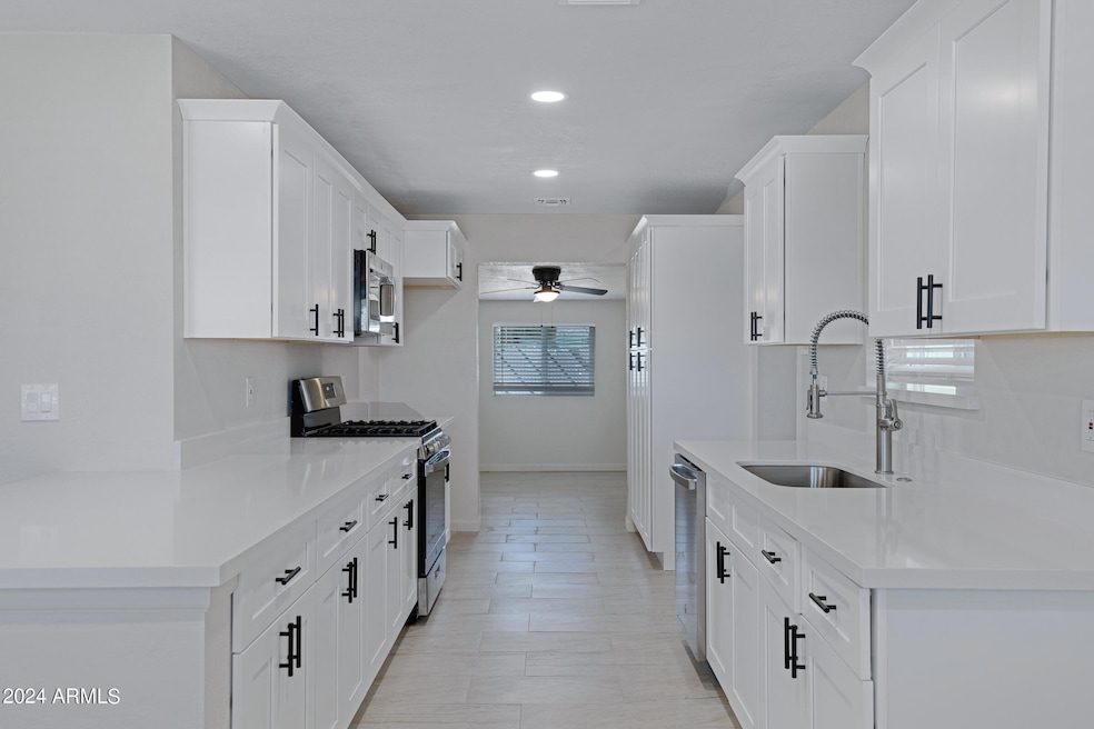 1215 E 5th Ave-9