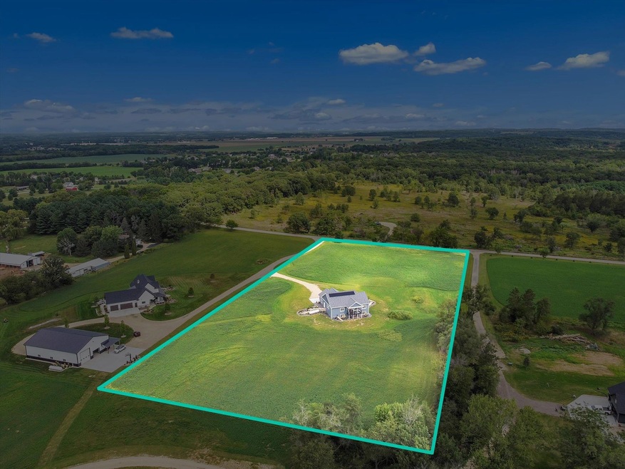 n 9373 Hughes Rd, Belleville, WI 53508 - photo 1