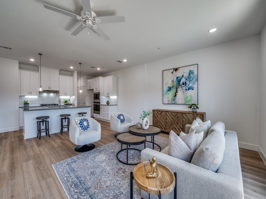 5613 Woodlands Dr, the Colony, TX 75056 - photo 1