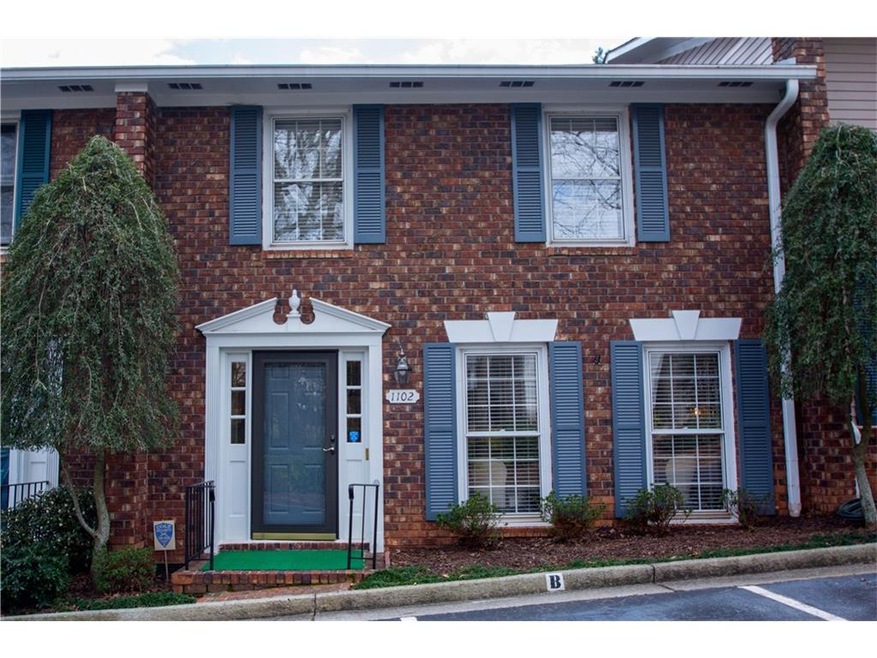 Great townhome close to everything and move in rea