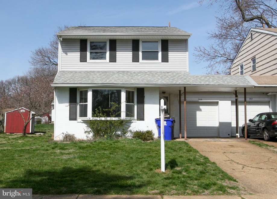 705 W Birchtree Ln, Claymont, DE 19703 - photo 1