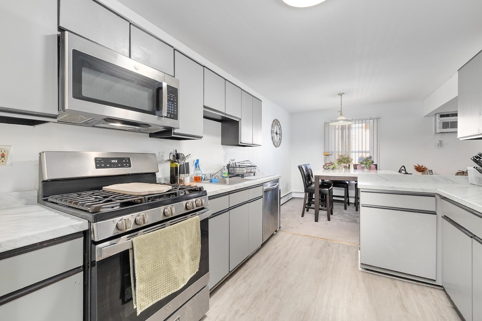 5 Riverview Ct unit 5, Secaucus, NJ 07094 - photo 1