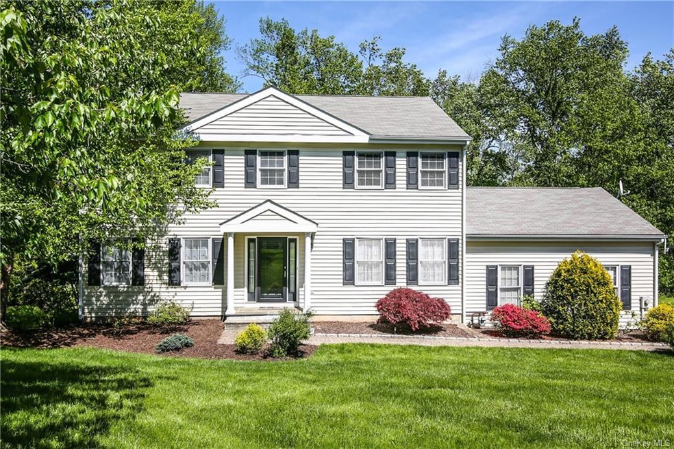 2888 Farm Walk Rd, Yorktown Heights, NY 10598 - photo 1