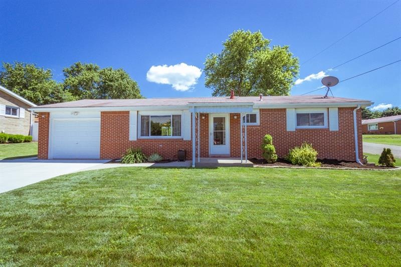 Well maintained lot and home!  Great Curb Appeal!