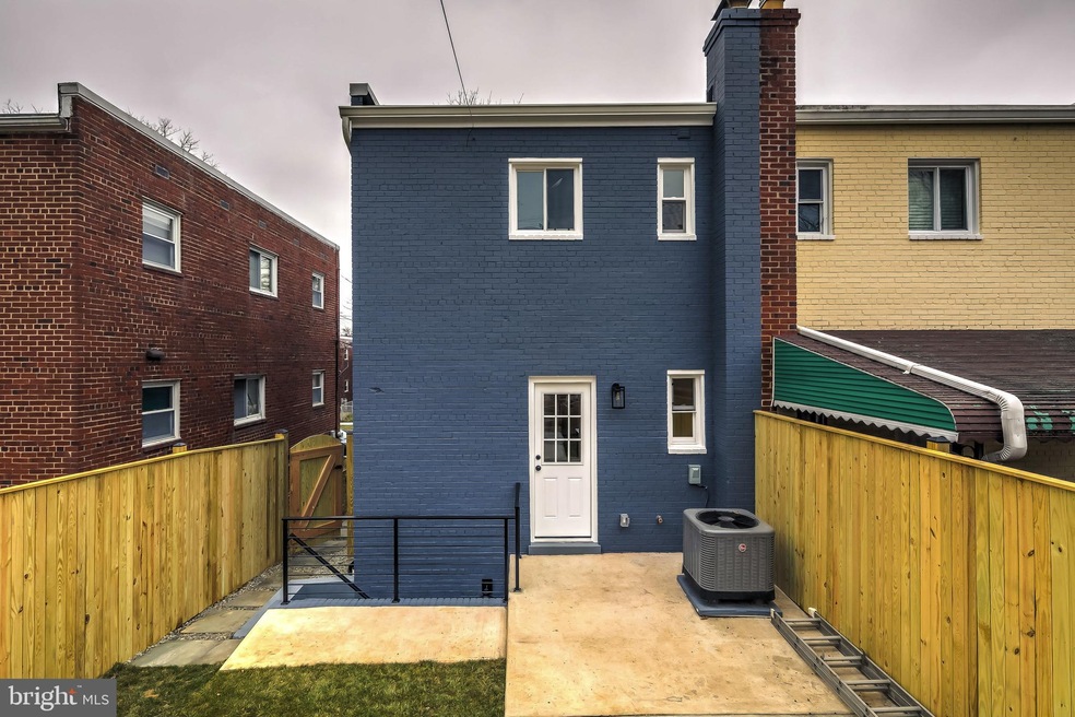 816 Oglethorpe St NE, Washington, DC 20011 - photo 1