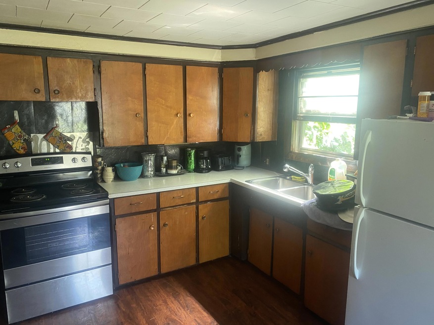 32 Railroad St, Skowhegan, ME 04976 - photo 1