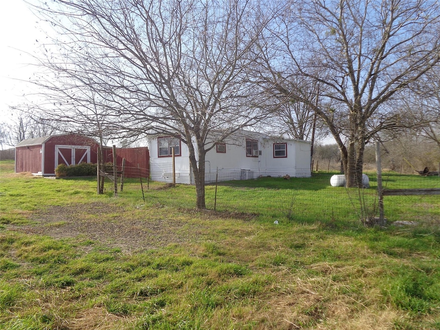 910 Bunton Ln unit B, Kyle, TX 78640 - photo 1